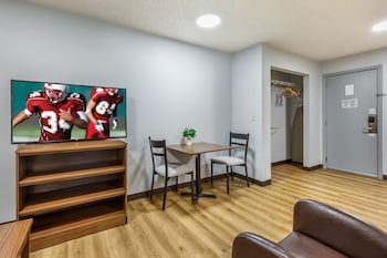 Suite, 1 Queen Bed with Sofa bed, Non Smoking