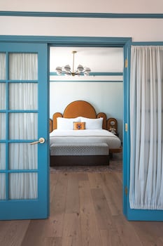Room, 1 King Bed (High Floor)