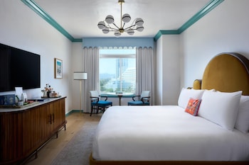 Room, 1 King Bed (Coastal View)