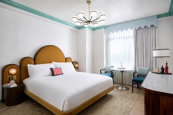 Suite, 1 King Bed, City View