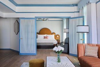 Suite, 1 King Bed, Oceanfront