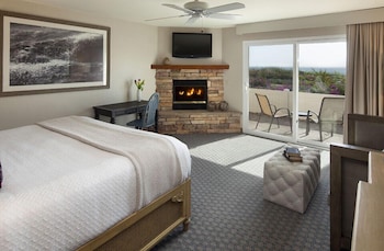 Suite, 1 King Bed with Sofa bed, Fireplace, Ocean View (Patio)