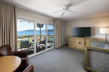 Suite, 1 King Bed with Sofa bed, Balcony, Ocean View