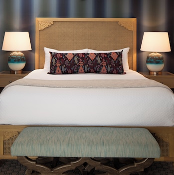 Room, 1 King Bed, Fireplace, Ocean View (Patio)