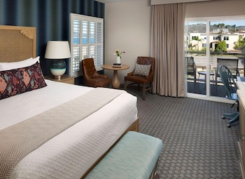 Room, 1 King Bed, Balcony, Partial Ocean View