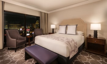 Augustus Executive Suite, 1 King Bed (Newly Renovated)