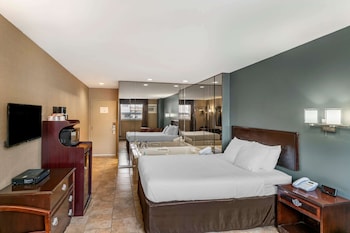 Room, 2 Queen Beds, Non Smoking, Jetted Tub
