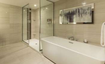 Executive Suite, 2 Queen Beds, Non Smoking (Valley)