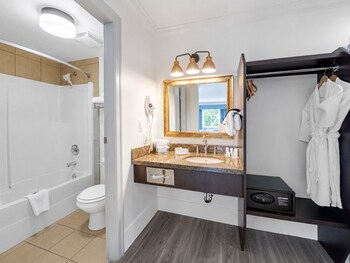 Suite, 1 King Bed, Non Smoking, Jetted Tub