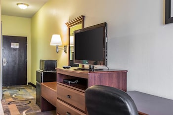 Room, 1 Queen Bed, Accessible, Non Smoking (Accessible Tub)