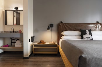 Room, 1 King Bed