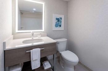 Suite, 1 Queen Bed, Accessible, Non Smoking