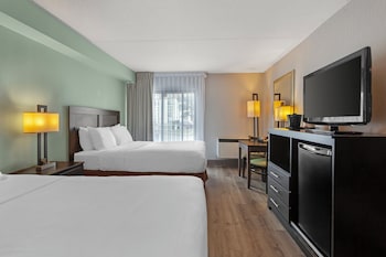 Room, 2 Queen Beds, Non Smoking