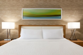 Suite, 1 King Bed, Ocean View
