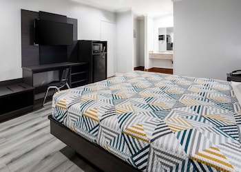Standard Room, 1 King Bed, Non Smoking