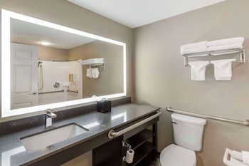 Standard Room, 2 Queen Beds, Accessible, Non Smoking (1st Floor)