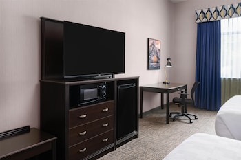 Standard Room, 2 Queen Beds, Non Smoking, Refrigerator & Microwave (1st Floor)