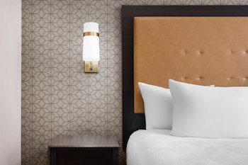 Standard Room, 1 King Bed, Non Smoking, Refrigerator & Microwave