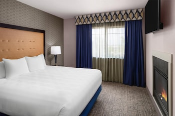 Suite, 1 King Bed, Non Smoking, Fireplace (with Single Sofabed)