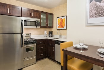 Suite, 2 Bedrooms, Fireplace (Hearing Accessible)