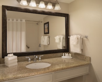 Room, 2 Queen Beds, Balcony, Marina View