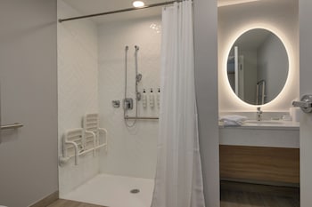 Standard Studio, 2 Queen Beds (Mobility Accessible, Roll-In Shower)