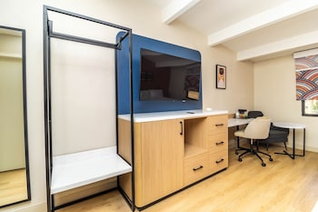 Room, 1 King Bed, Non Smoking