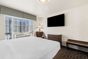 Suite, 1 King Bed, Non Smoking, Refrigerator & Microwave