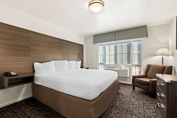 Suite, 1 King Bed, Non Smoking, Refrigerator & Microwave