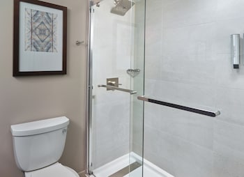 Corner King Balcony Room