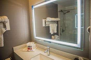 Standard Room, 1 King Bed, Balcony