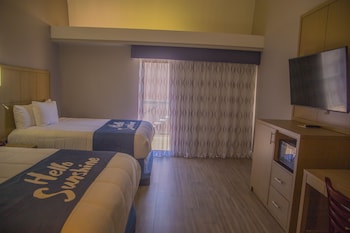 Standard Room, 2 Queen Beds, Balcony