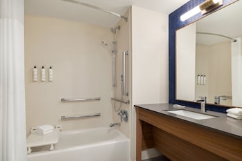 Room, 2 Queen Beds