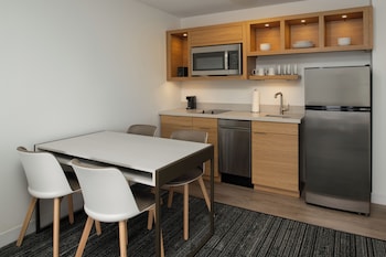 Suite, 1 Bedroom, Lake View