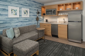 Standard Studio, 1 King Bed with Sofa bed, Lake View (Mobility Accessible, Tub)