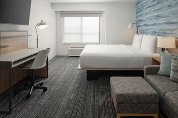 Standard Studio, 1 King Bed with Sofa bed, Lake View (Hearing Accessible)