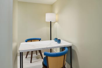 Suite (Marbella)