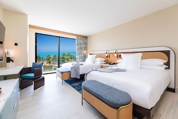 Room, 2 Queen Beds (Pool, Renovated)