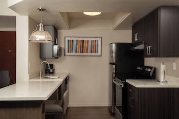 Suite, 2 Bedrooms (King)