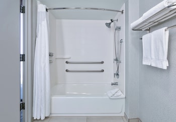 Standard Room, 1 King Bed, Accessible Bathtub