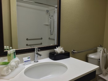 Standard Room, 2 Queen Beds, Accessible