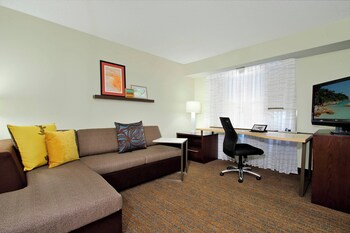 Studio, 1 King Bed with Sofa bed (Mobility/Hearing Accessible, Tub)