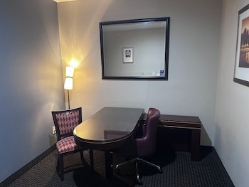 Room, 1 Queen Bed, Accessible, Non Smoking (Mobility with Roll in Shower)