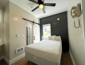 Standard Room, 1 Double Bed, Private Bathroom