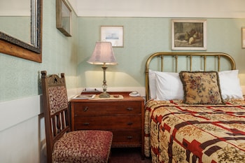 Standard Room, 1 Double Bed, Shared Bathroom