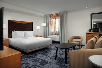 Room, 1 King Bed with Sofa bed, Hearing Accessible (Accessible Bathtub)