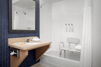 Room, 1 King Bed with Sofa bed (Mobility/Hearing Accessible, Tub)