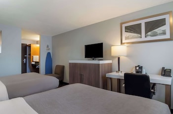 Room, 2 Queen Beds, Accessible, Non Smoking