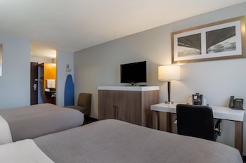 Room, 2 Queen Beds, Accessible, Non Smoking