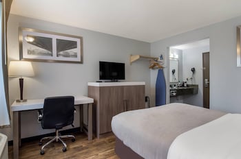 Standard Room, 1 Queen Bed, Non Smoking